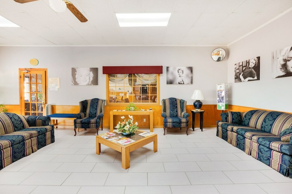 Фото Oyo Hotel Tyler Lindale