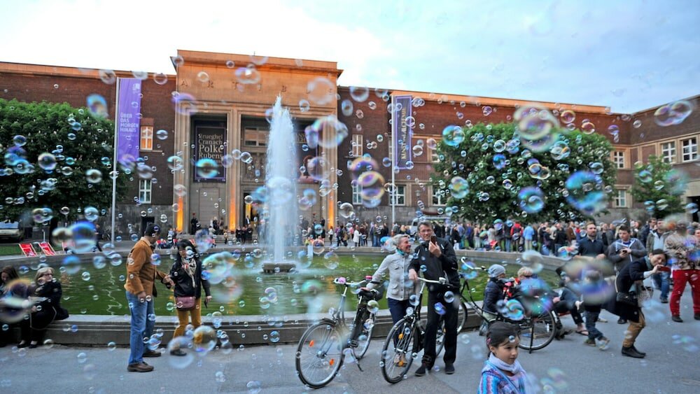 Фото The niu Hub