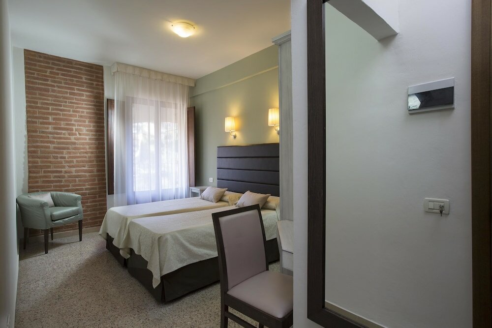 Фото Hotel Alma Domus