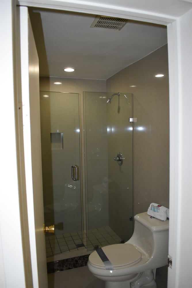 Фото Hotel Frontiere