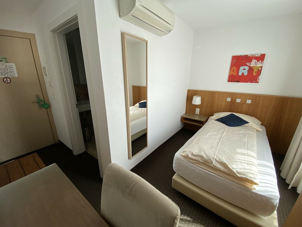 Фото Businesshotel Lux