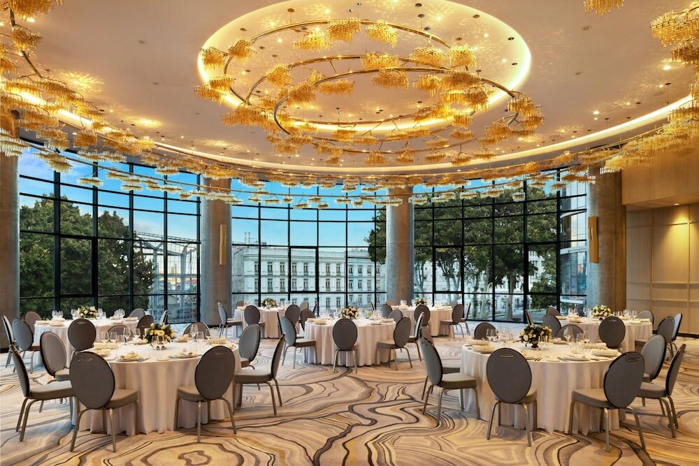 Фото Paragraph Freedom Square, a Luxury Collection Hotel