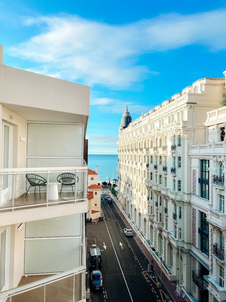 Фото Hotel Croisette Beach Cannes-MGallery