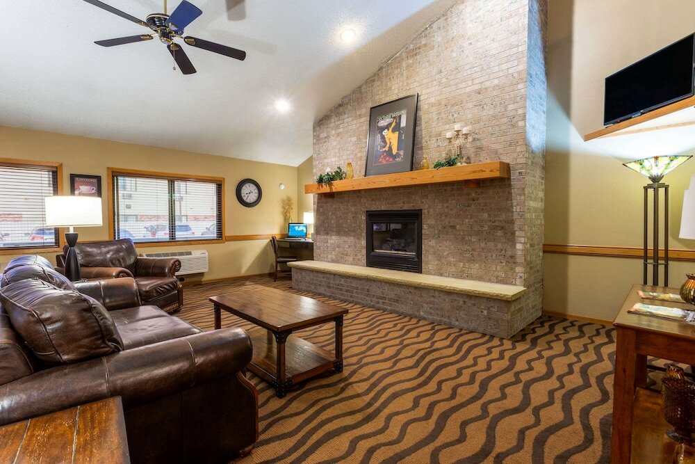 Фото AmericInn by Wyndham Hartford Wi