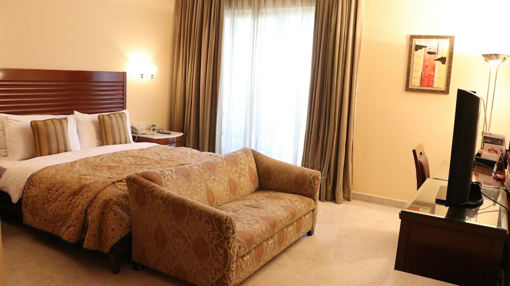 Фото The LaLiT Mumbai