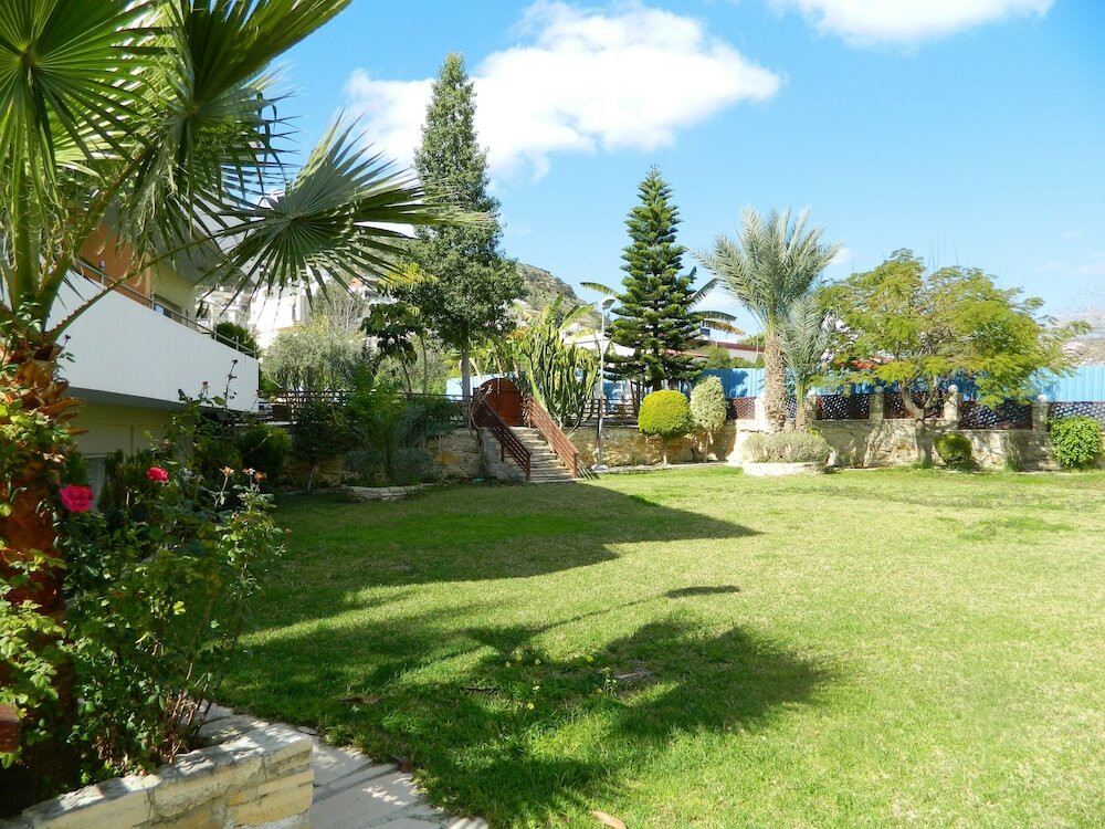 Фото Moniatis Hotel