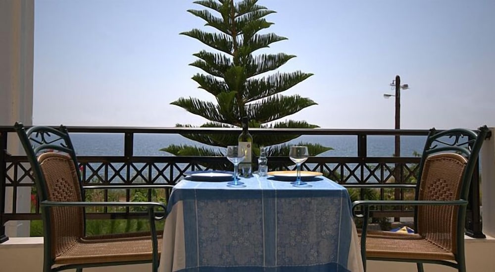 Фото Sarikampos Beach