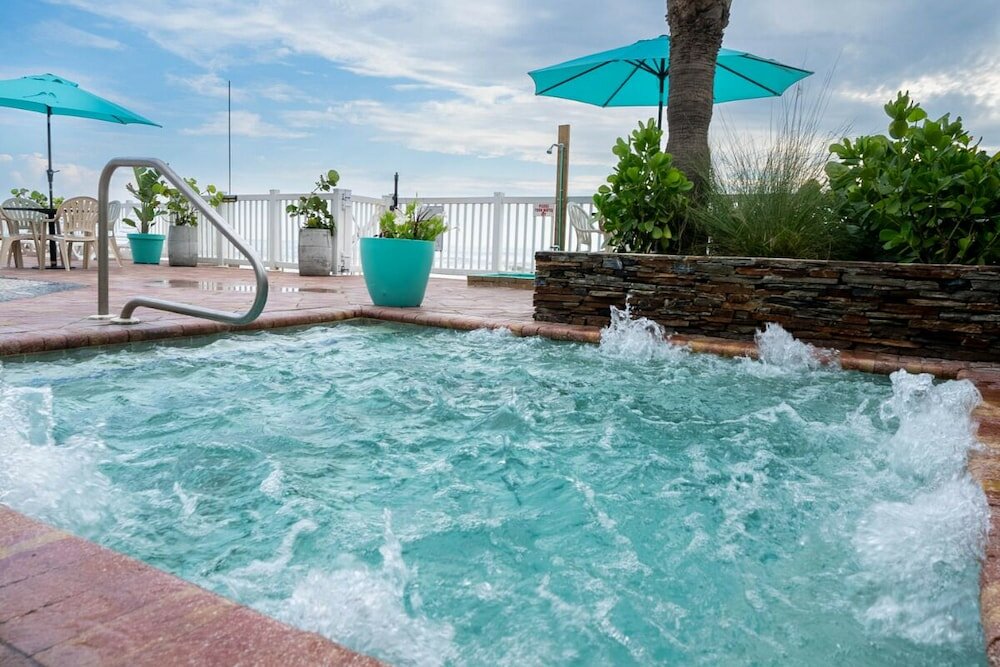 Фото Boardwalk Inn and Suites