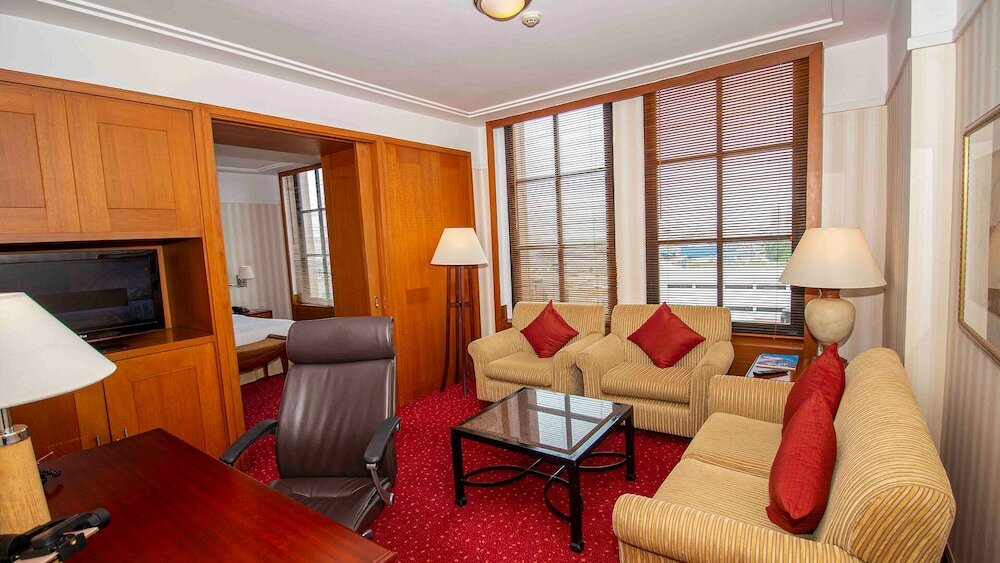 Фото Redtop Hotel & Convention Center