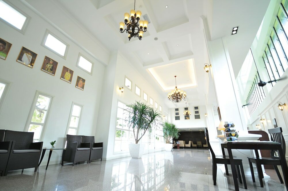 Фото The Sterling