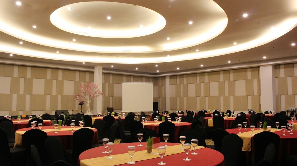 Фото Swiss-Belhotel Cirebon