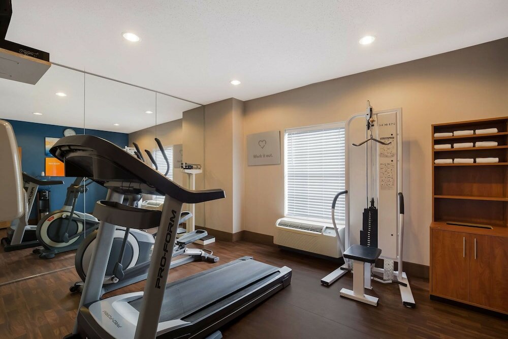 Фото Comfort Suites Near University