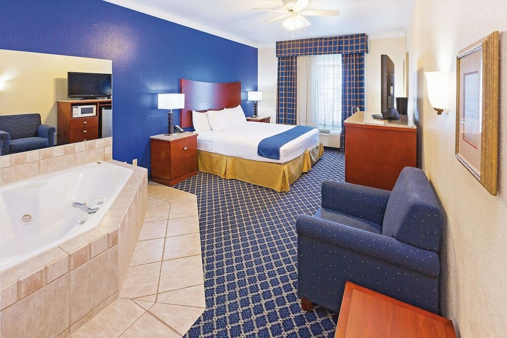 Фото La Quinta Inn & Suites by Wyndham Dalhart