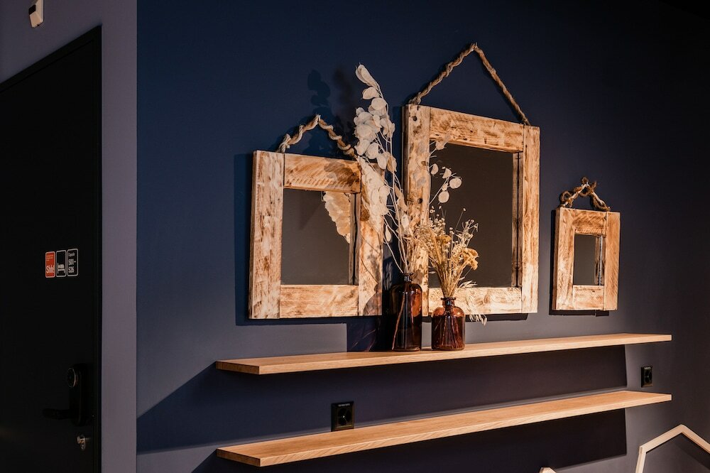 Фото Capsule Hotel - Alpine Garden Zurich Airport