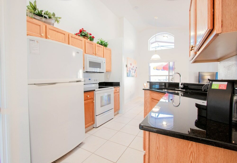 Фото Berkley Lake Townhomes