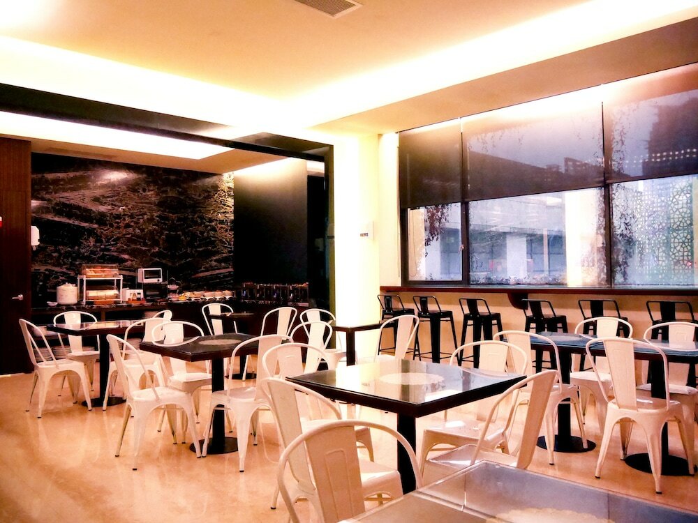 Фото Moonshy Boutique Motel