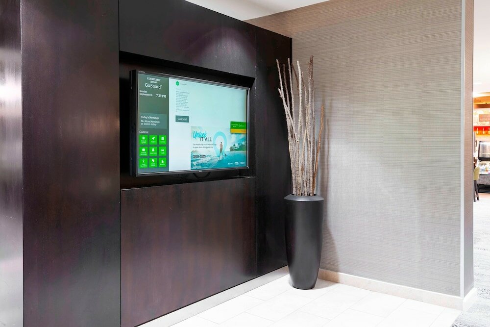 Фото Courtyard by Marriott Tampa Downtown