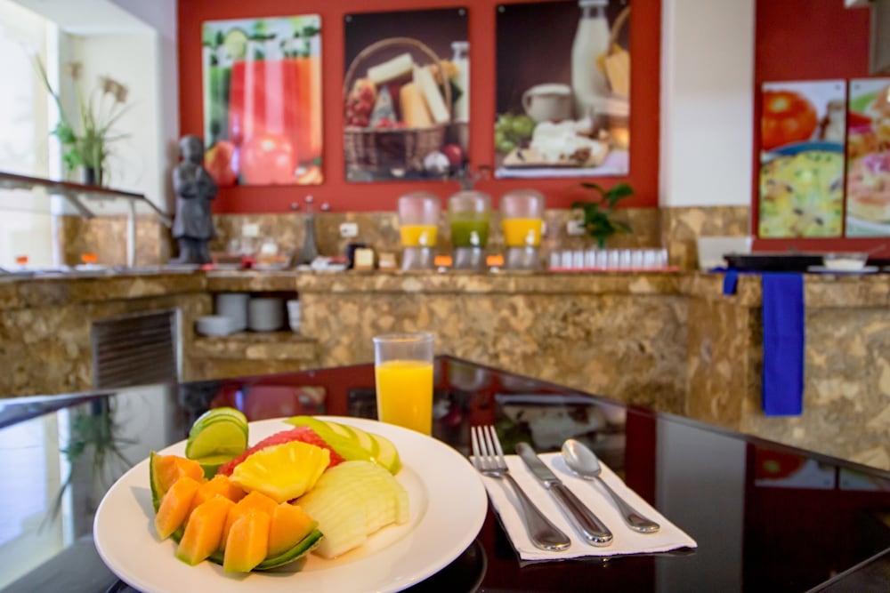 Фото Hotel El Español Paseo de Montejo