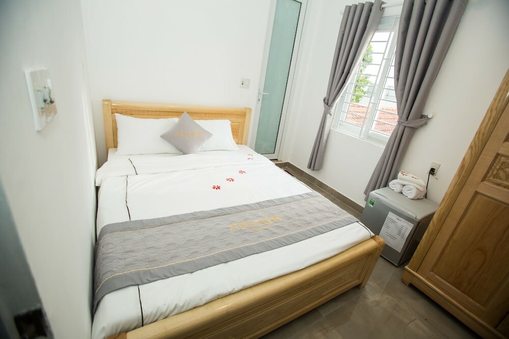 Фото Shark Hotel - Hostel