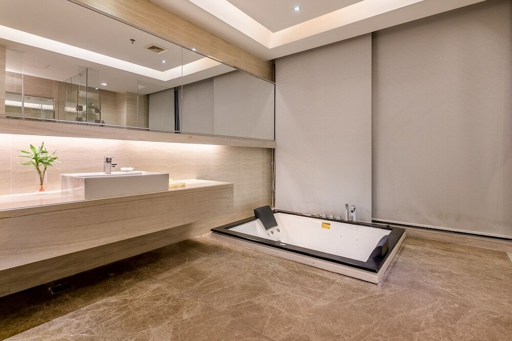 Фото Alice • Shuishanfang Honorableincomparadble Hotel