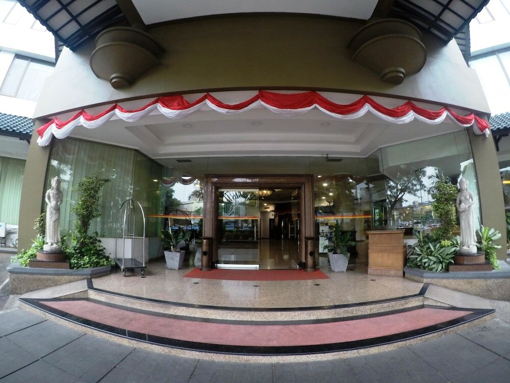 Фото Kedaton Hotel