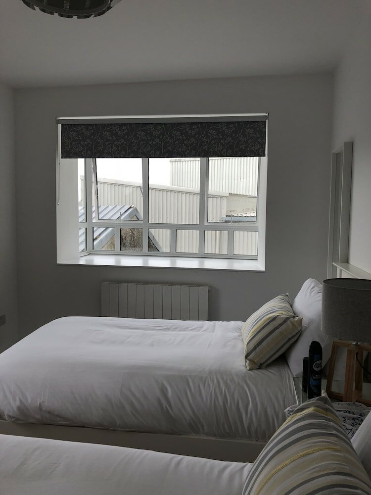 Фото Eyre Square Townhouse