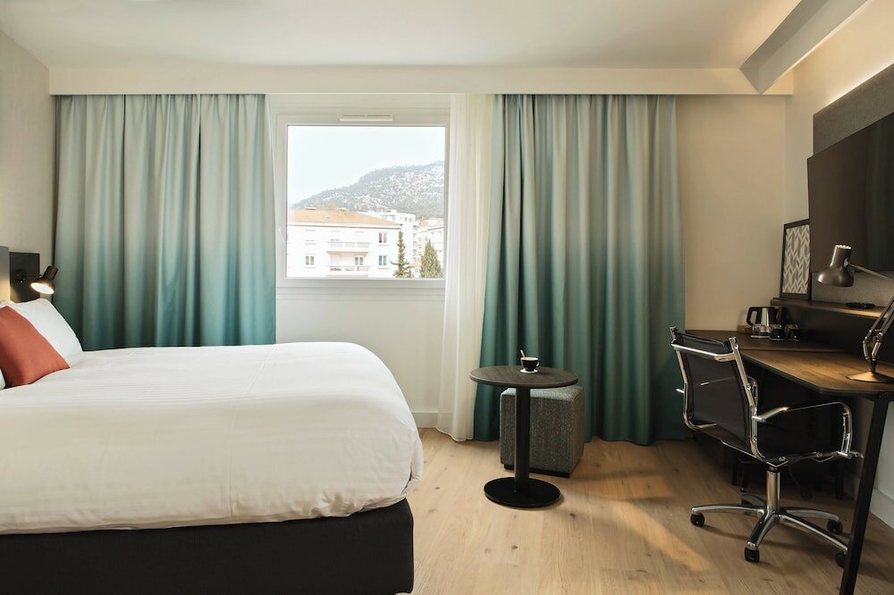 Фото Holiday Inn Toulon City Centre