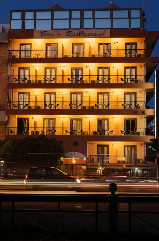 Фото отеля 1