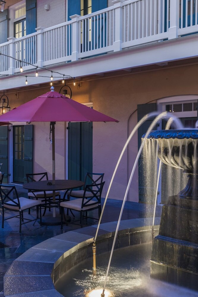 Фото Royal Frenchmen Hotel and Bar