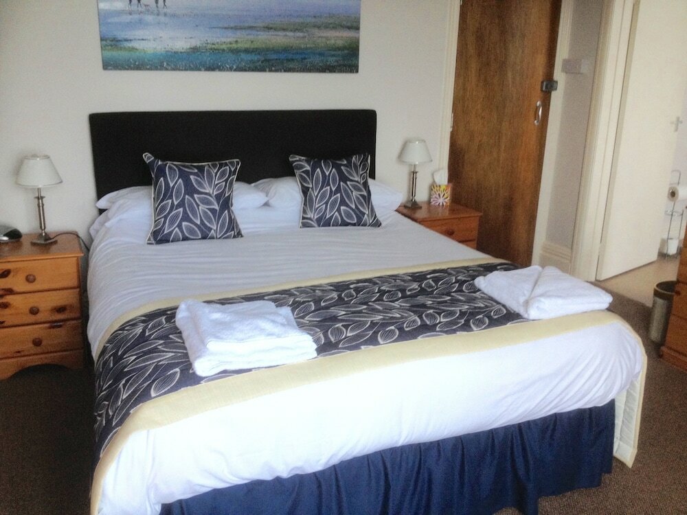 Фото By The Sea Bed and Breakfast