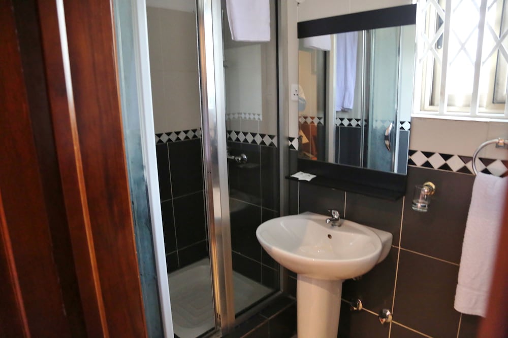 Фото Eden Vale Hotel