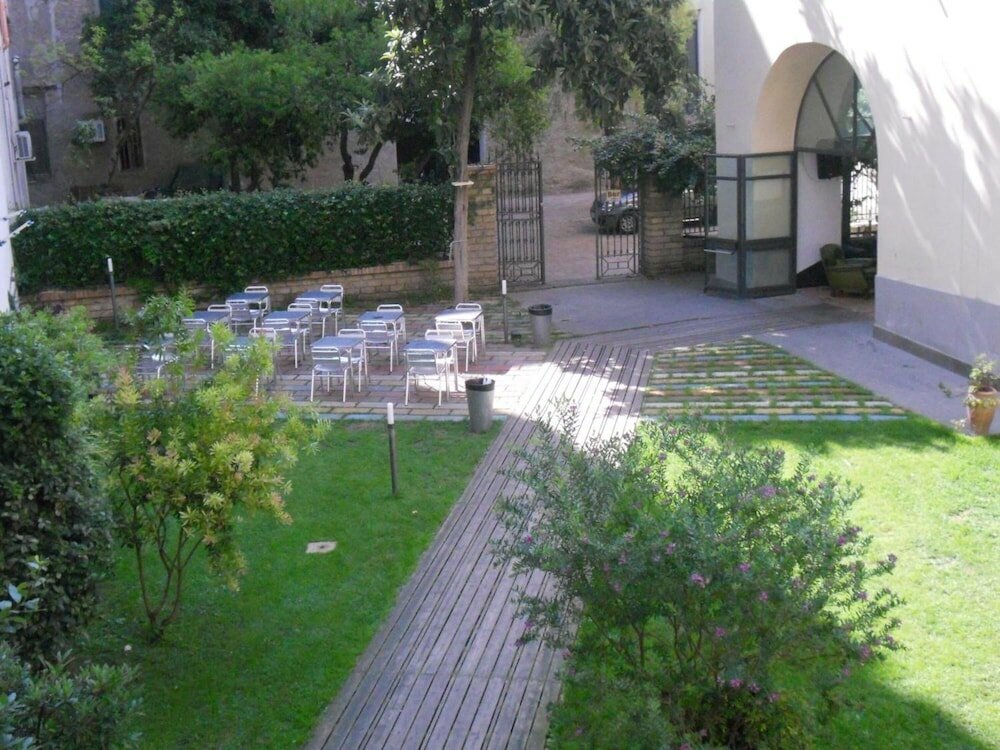 Фото La Controra Hostel