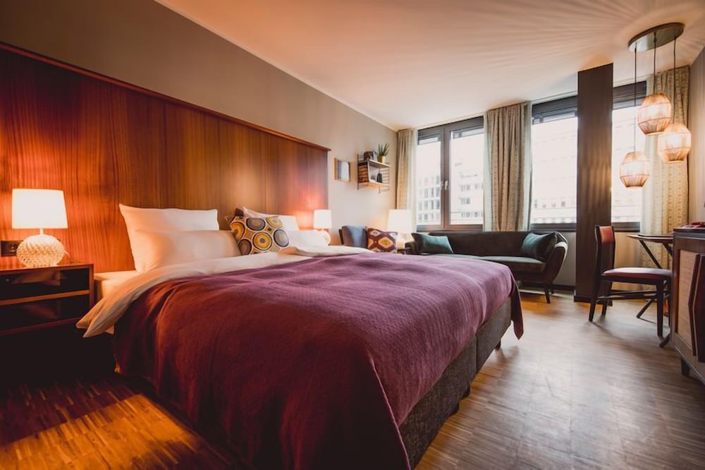 Фото отеля 2