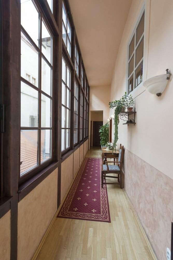 Фото Hotel Cerny Slon