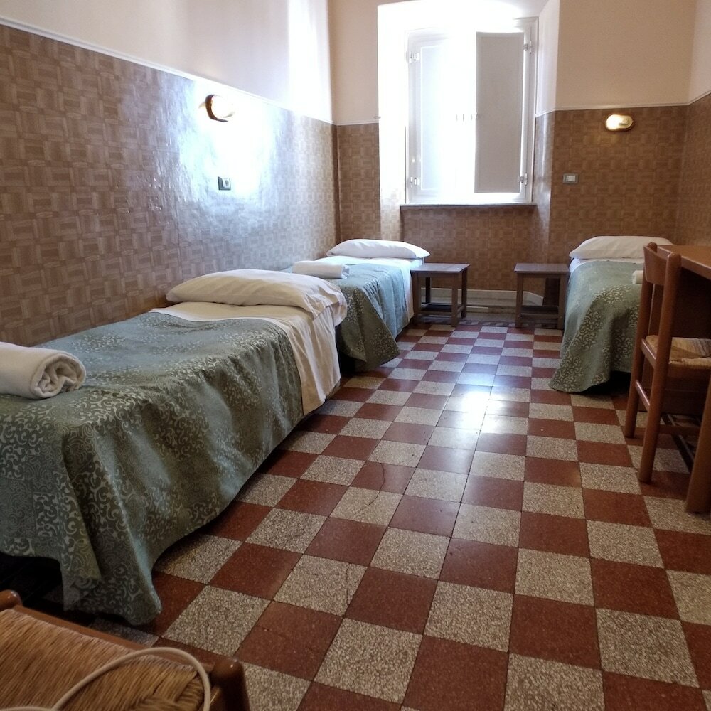 Фото Cressy Hotel