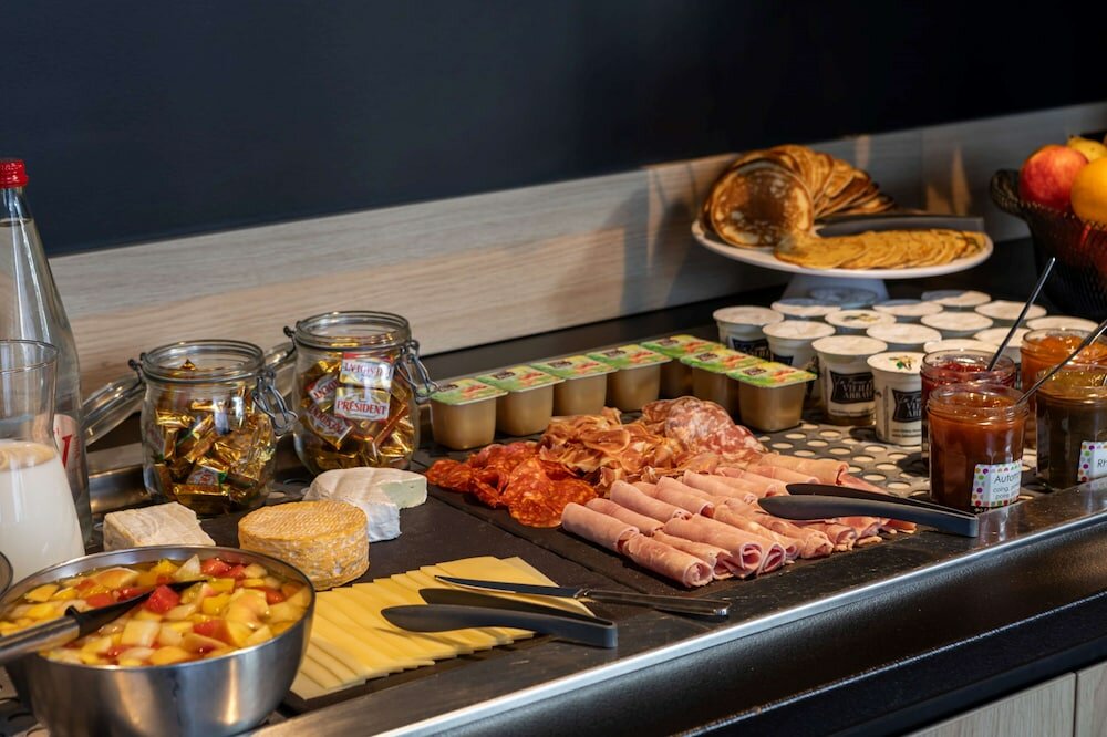 Фото Campanile Caen Centre Gare