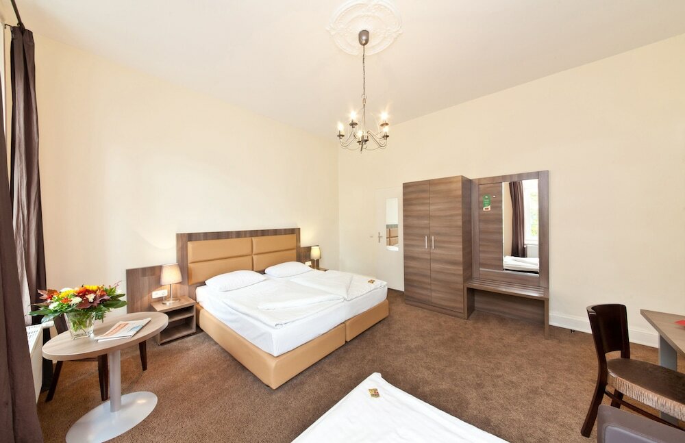 Фото Hotel Königshof Hamburg