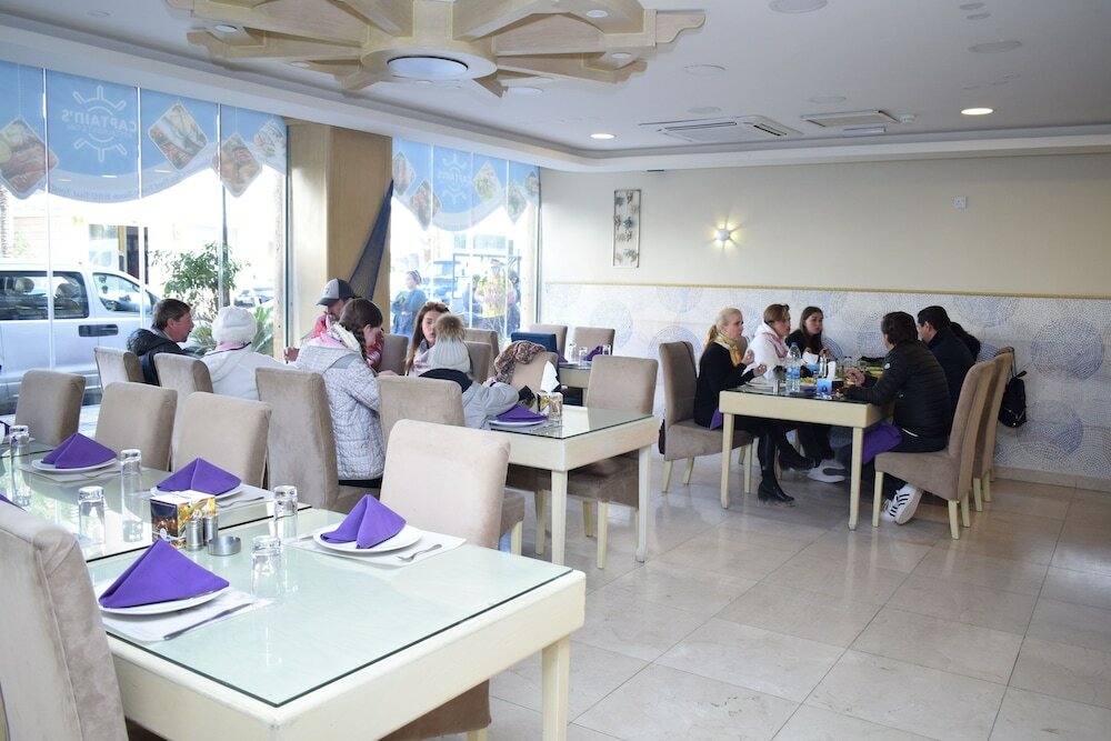 Фото Captain's Hotel