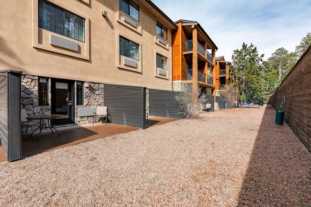 Фото Comfort Suites Golden West on Evergreen Parkway