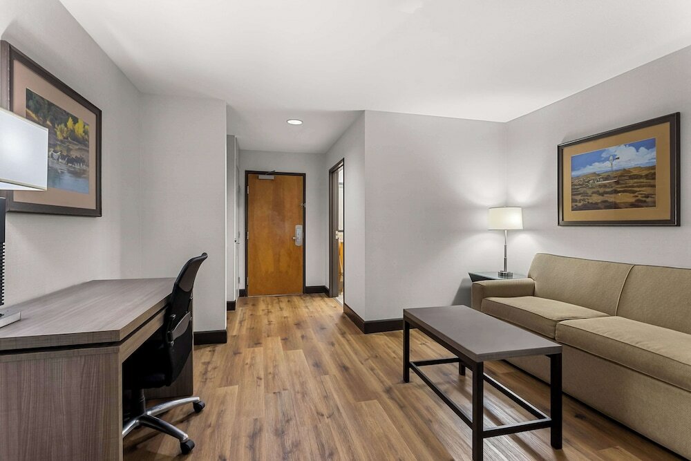 Фото Best Western Moriarty Heritage Inn