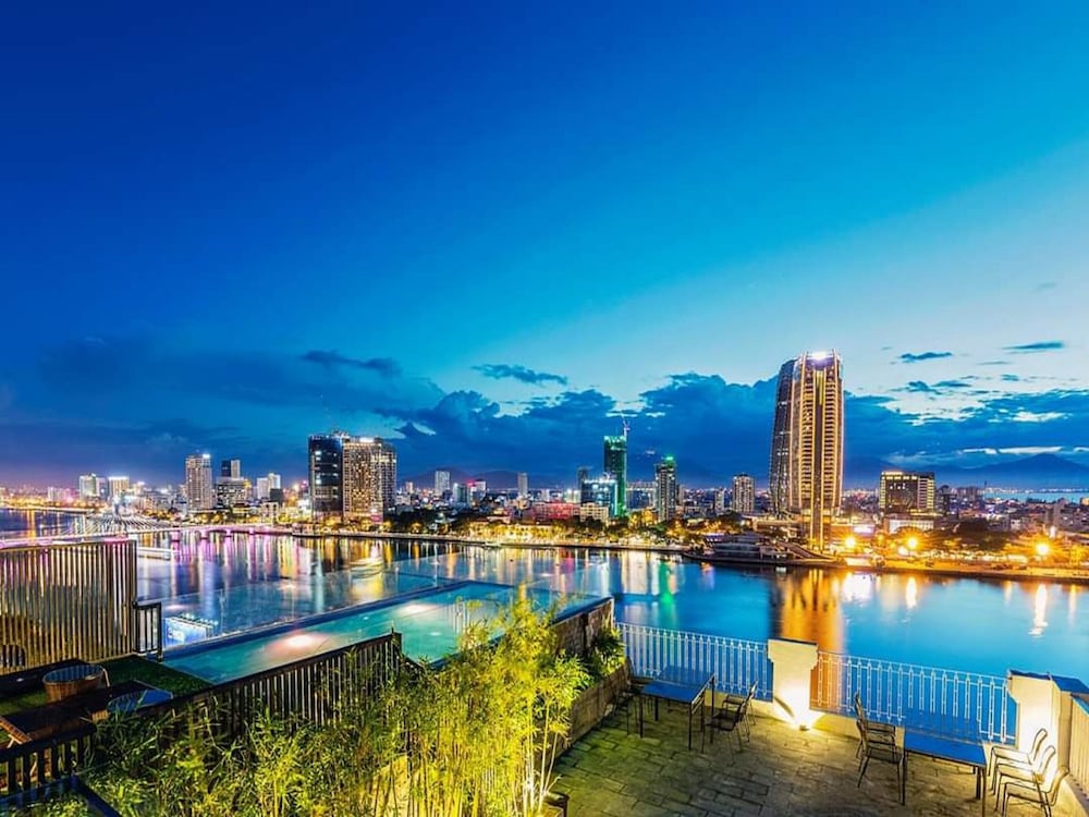 Фото Ibiza Riverfront Hotel Da Nang