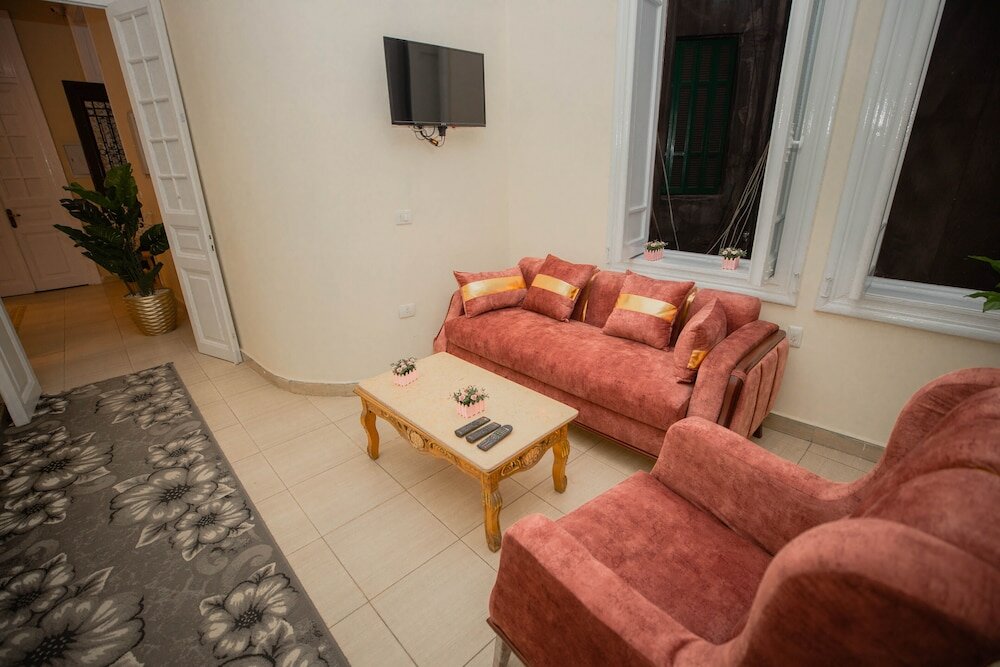 Фото The Square Boutique Hotel