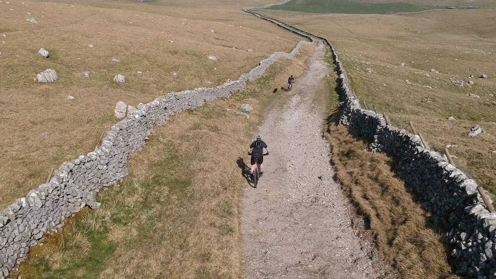 Фото Tennant Arms Hotel