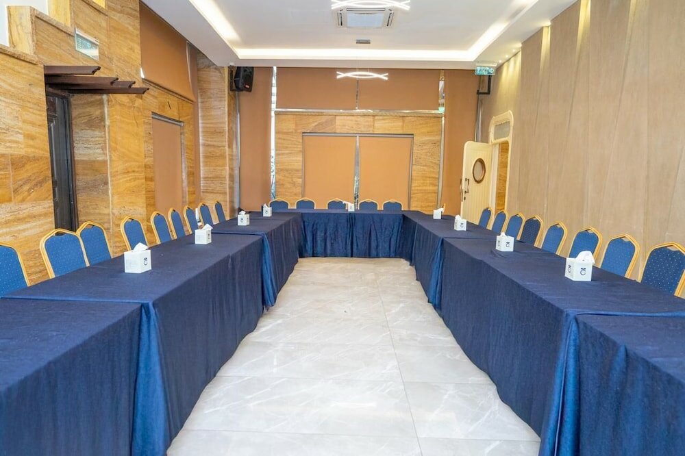 Фото Captain's Hotel