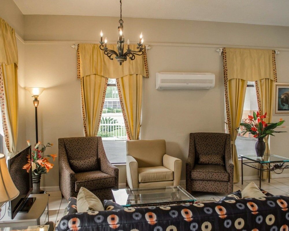 Фото Quality Inn near Manatee Springs State Park