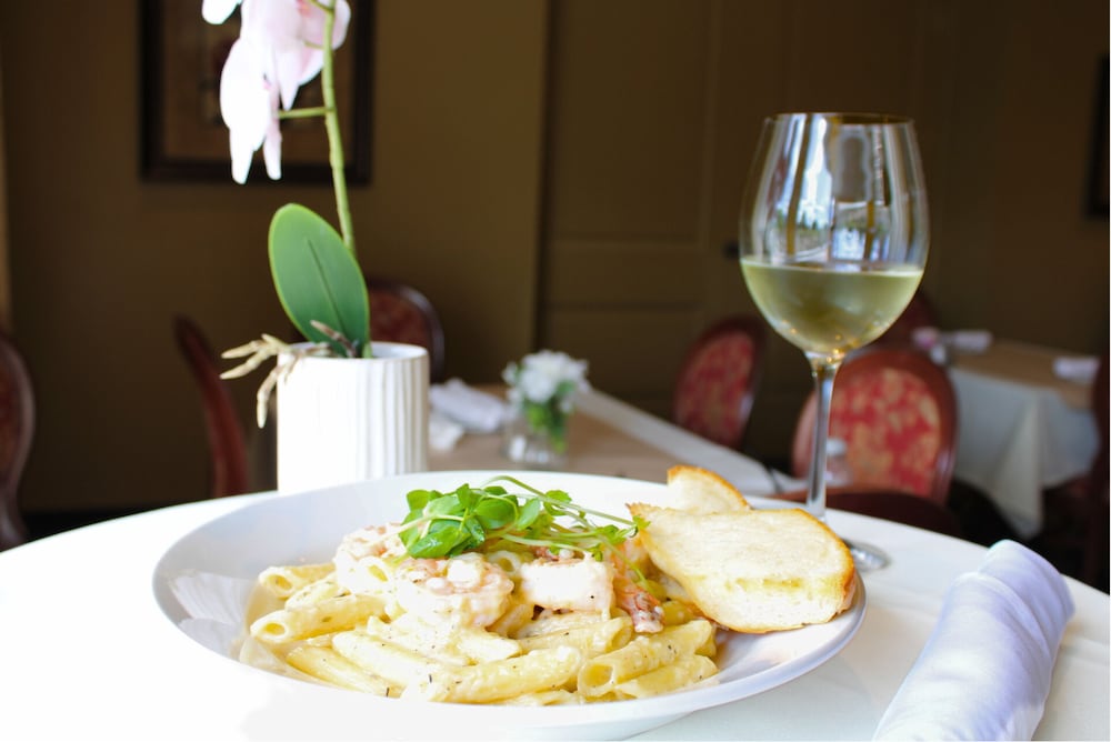 Фото Monte Carlo Inn & Suites Downtown Markham