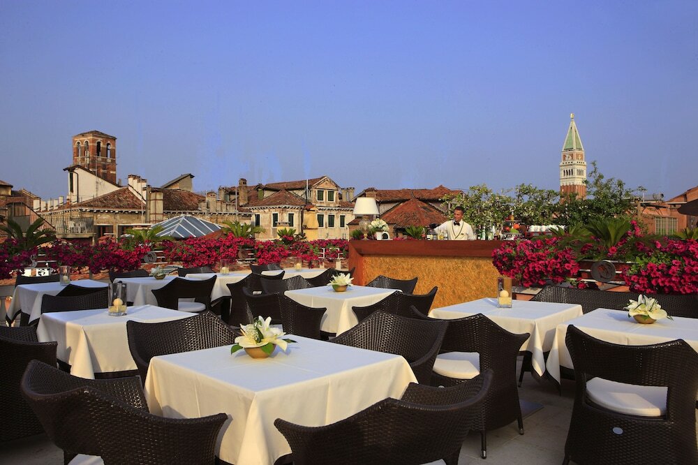 Фото Hotel A La Commedia