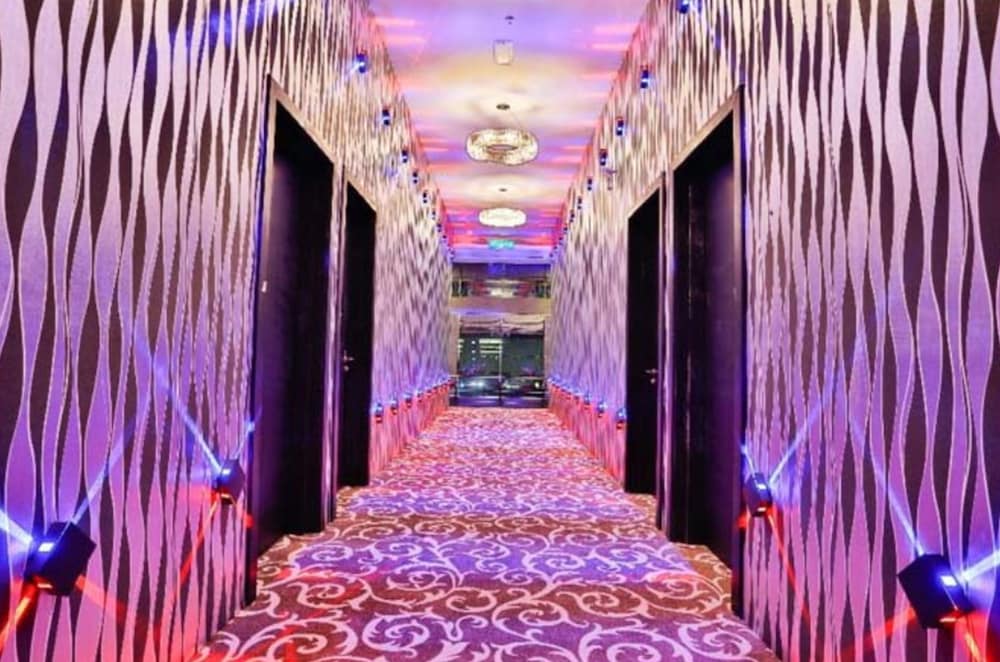 Фото Royale Signature Hotel