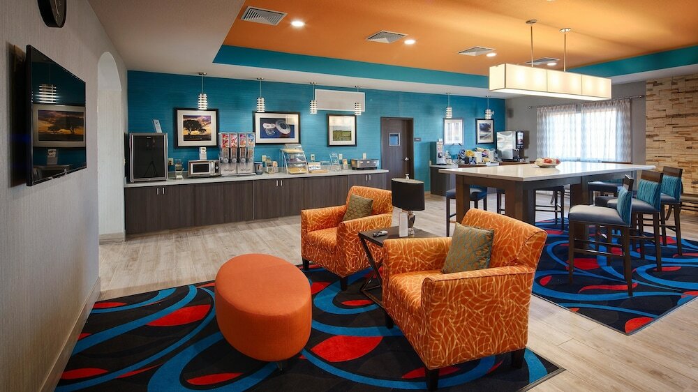 Фото Best Western Plus Lonestar Inn & Suites