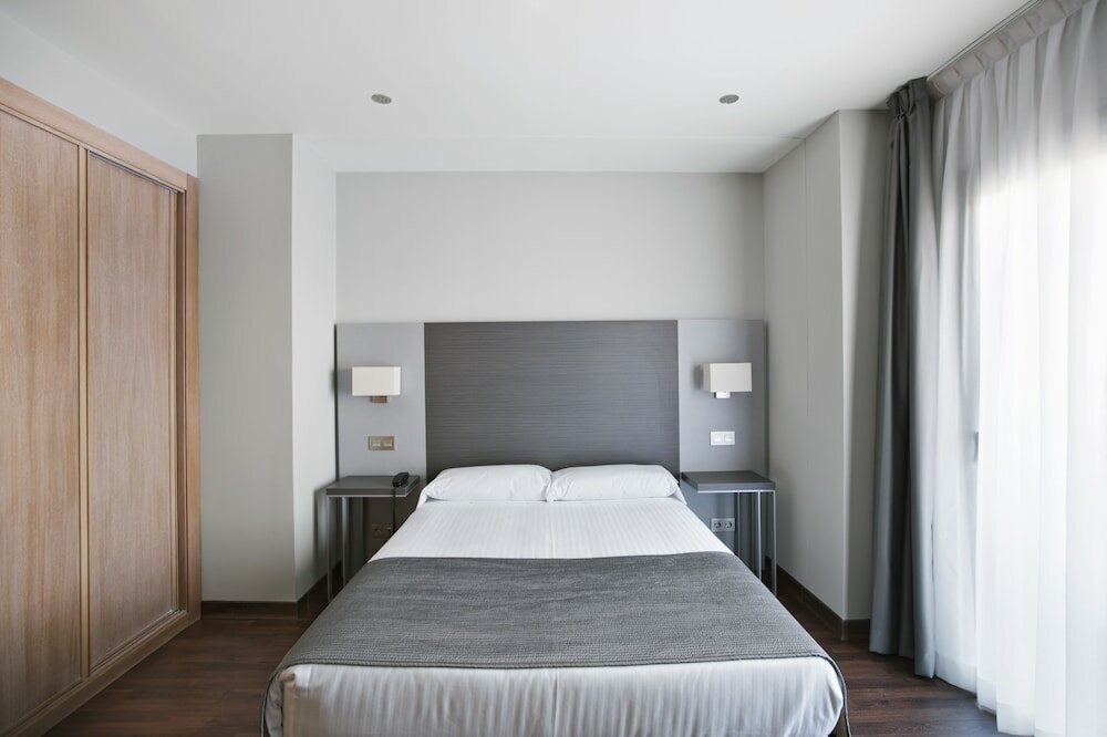 Фото Hotel Uve Alcobendas